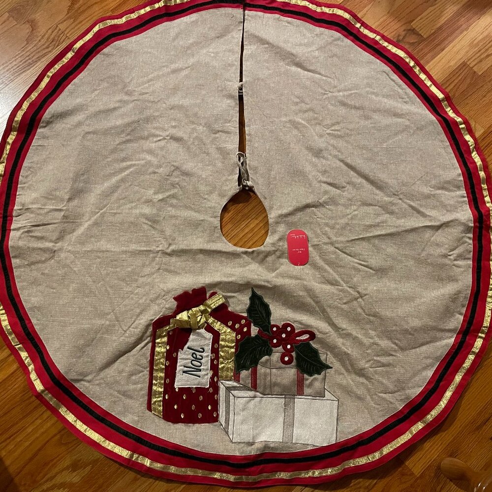 Nicole Miller home 52" Christmas tree skirt, embroidered presents ribbon
